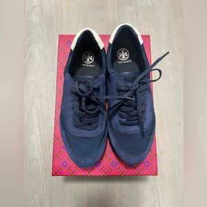 Tory Burch, sawtooth logo sneaker. Navy Blue. Size 7